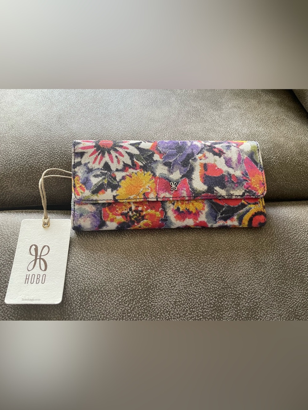 NWT HOBO Jill Trifold Continental Wallet